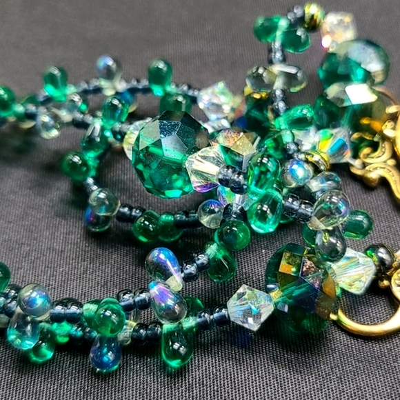 Tree of Life Pendant Green Glass Beaded Necklace - Picture 2 of 14